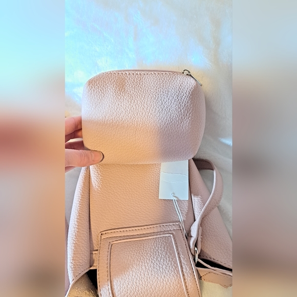 NWT PINK CONVERTIBLE CROSSBODY - Picture 12 of 13